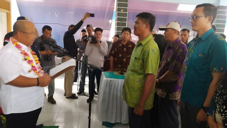 Bupati Lantik Pengurus KONI Kaubun