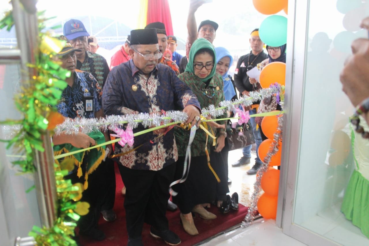 Bupati Ismunandar Resmikan Puskesmas di Kecamatan Muara Ancalong