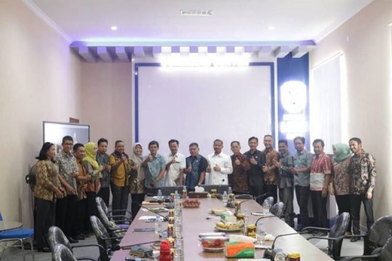 Sinergi Membangun Daerah, DPRD Kunjungi Diskominfo Kutim