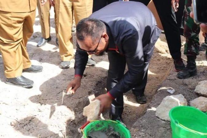 DPRD Kutim Hadiri Peletakan Batu Pertama Pembangunan Puskesmas Karangan