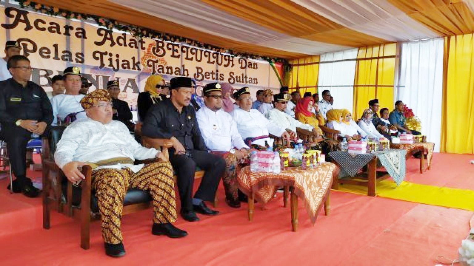 Ismunansdar dan Kasmidi Hadiri Acara Beluluh di Bengalon