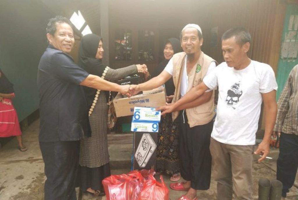 Anggota DPRD Kutim Bantu Korban Kebakaran Sepaso Barat