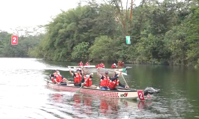 PT KPC Menggelaran Lomba Dayung Perahu Buaya Di Kolam Telaga Batu Arang 