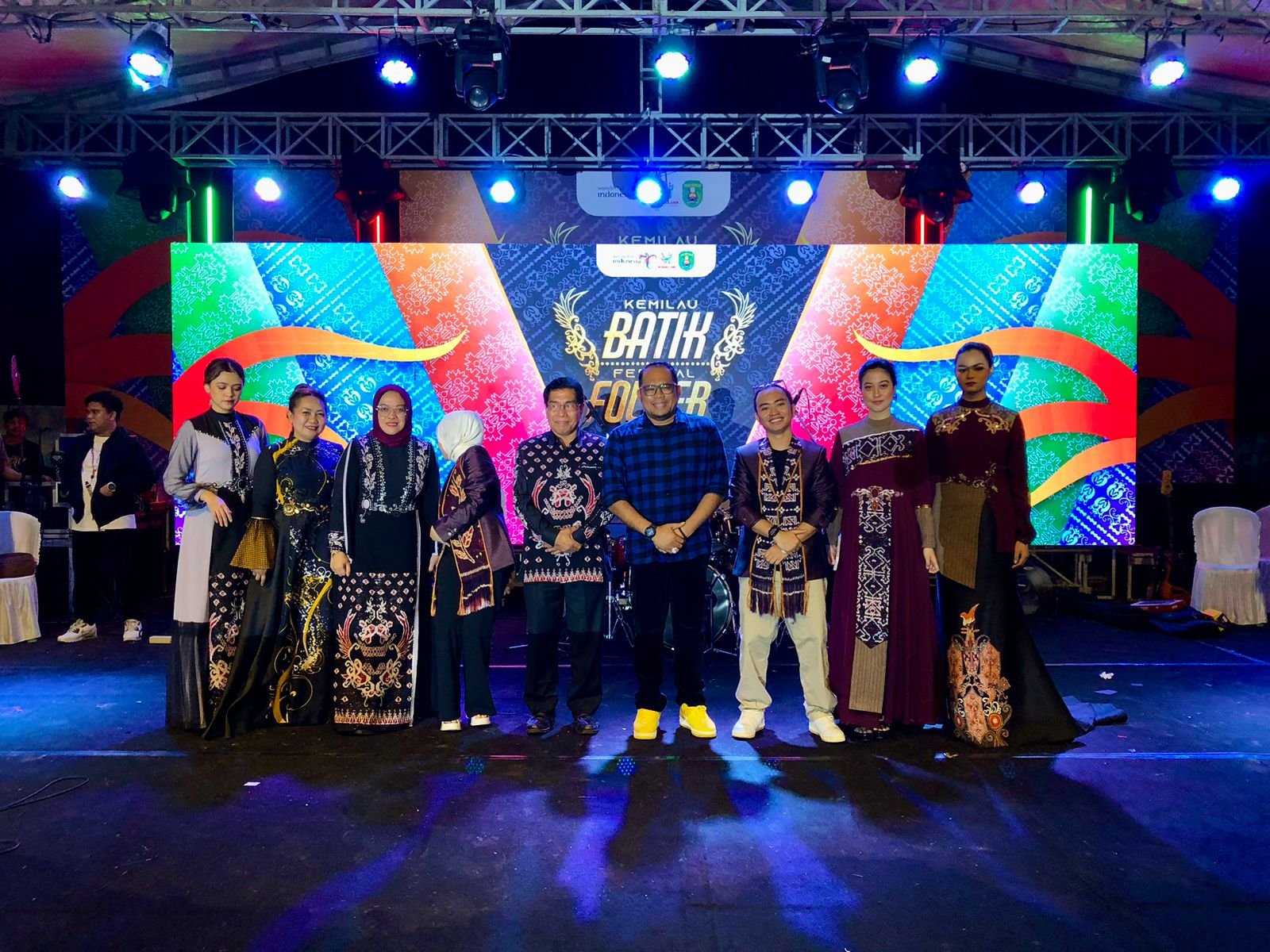 Batik Festival Folder Kutim, Wabup Kasmidi Kagum Dengan Keindahan Batik Hasil Designer Kutim